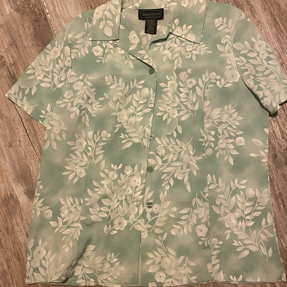 Laura Scott Tops Very Pretty Leafy Green Vintage Shirt Size